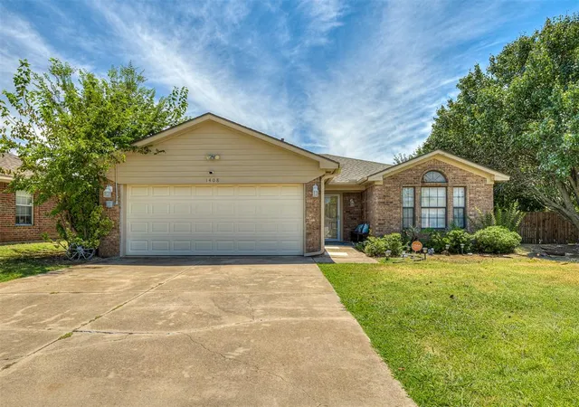 2nd image of 1408 Forest Glenn Cir, Norman, OK 73071 | MLS# 1184368