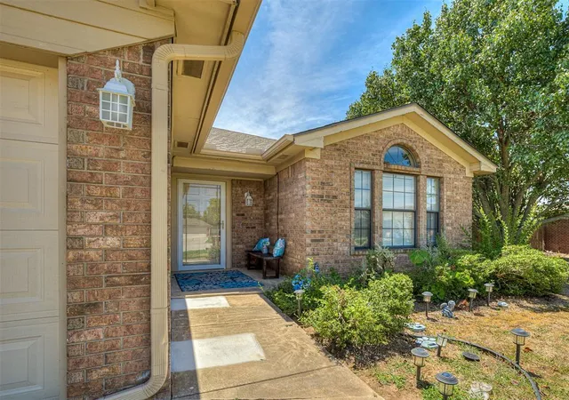 4th image of 1408 Forest Glenn Cir, Norman, OK 73071 | MLS# 1184368