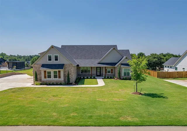 Photo 3 of Single family home for sale at 360 Old Farm Rd, Edmond, OK 73013 | MLS# 1184390 | Listing updated on 2026-02-18