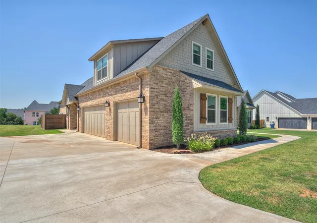 Photo 2 of Single family home for sale at 360 Old Farm Rd, Edmond, OK 73013 | MLS# 1184390 | Listing updated on 2026-02-18