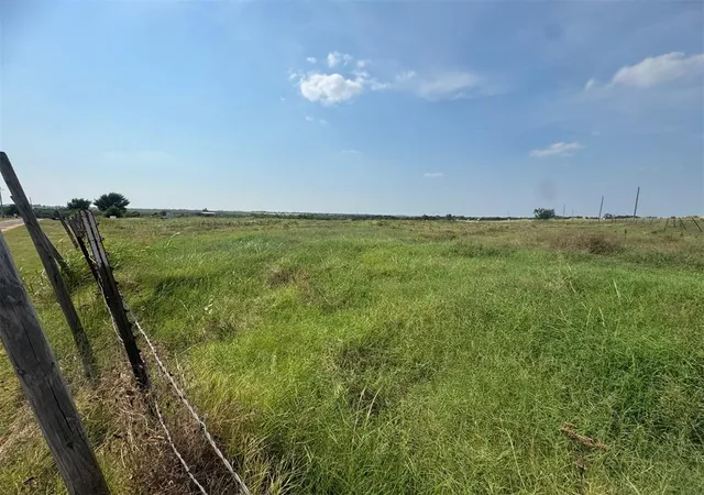 Photo 2 of Sale Pending at Tall Oaks Ln, Guthrie, OK 73044 | MLS# 1184396 | Listing updated on 2026-01-19