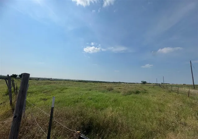 Photo 3 of Sale Pending at Tall Oaks Ln, Guthrie, OK 73044 | MLS# 1184396 | Listing updated on 2026-01-19