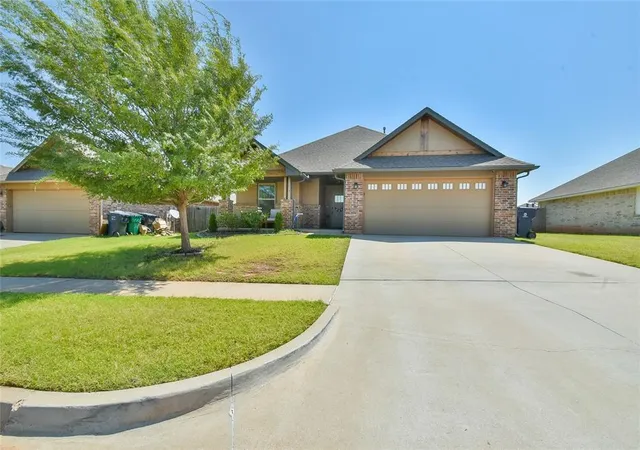 3rd image of 4008 Idylbreeze Dr, Oklahoma City, OK 73179 | MLS# 1184617