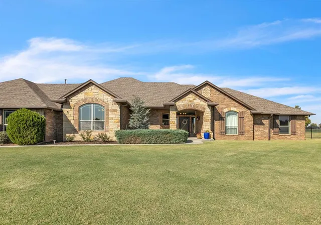 2nd image of 7319 Northshore Dr, Tuttle, OK 73089 | MLS# 1184771