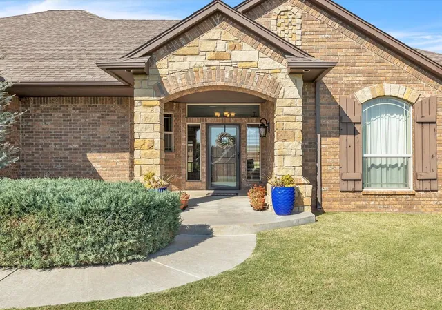 1st image of 7319 Northshore Dr, Tuttle, OK 73089 | MLS# 1184771