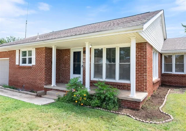 3rd image of 605 Thompson Dr, El Reno, OK 73036 | MLS# 1184802