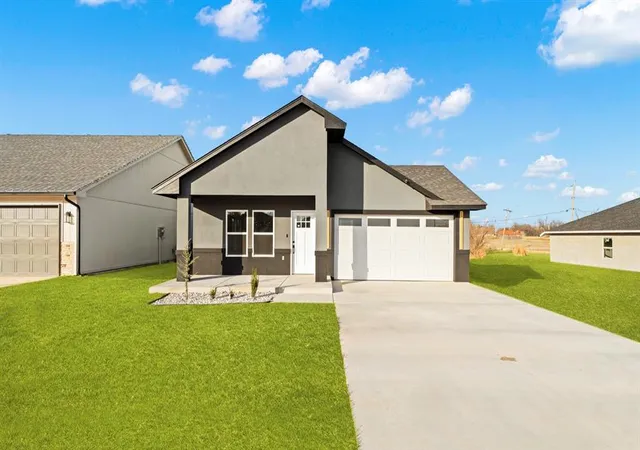 Photo 1 of Single family home for sale at 409 Nw 116th Street, Oklahoma City, OK 73114 | MLS# 1184998 | Listing updated on 2026-02-11