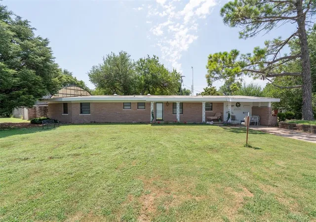 2nd image of 2200 Hwy 81 N, Chickasha, OK 73018 | MLS# 1185208