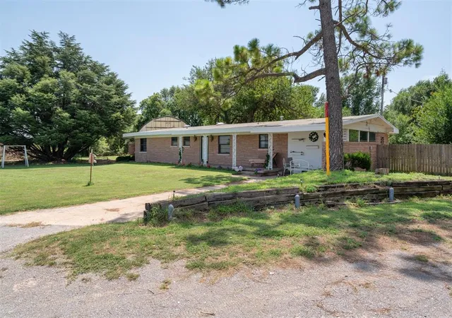 3rd image of 2200 Hwy 81 N, Chickasha, OK 73018 | MLS# 1185208