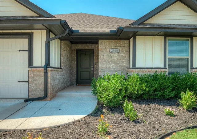 Photo 3 of Single family home for sale at 2909 Warwick Way, Moore, OK 73160 | MLS# 1185275 | Listing updated on 2025-08-12