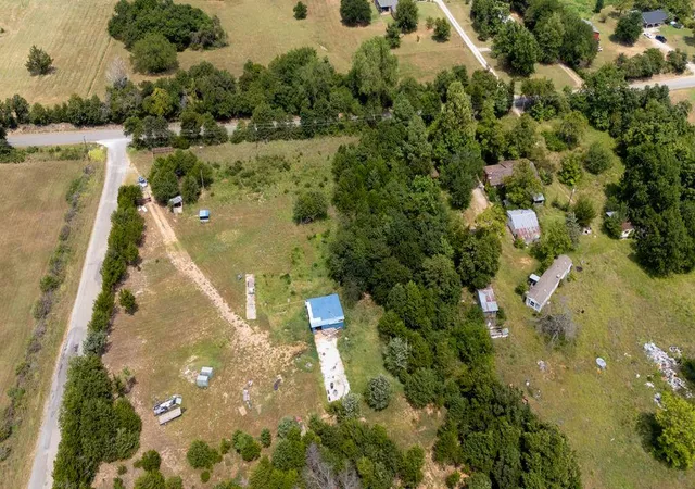 2nd image of 115 Thornbrue Dr St, Mcloud, OK 74851 | MLS# 1185418
