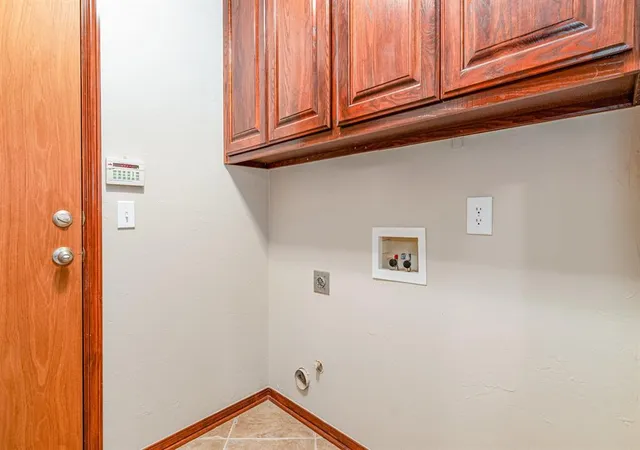 23rd image of 9208 Sw 28th St, Oklahoma City, OK 73128 | MLS# 1185527