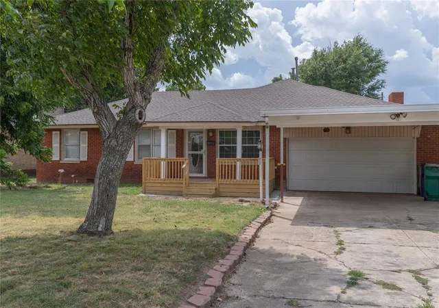 2nd image of 6405 S Douglas Ave, Oklahoma City, OK 73139 | MLS# 1185529