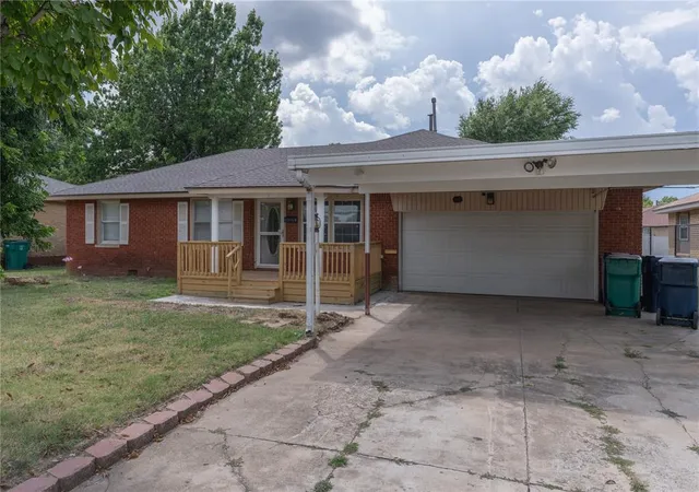 3rd image of 6405 S Douglas Ave, Oklahoma City, OK 73139 | MLS# 1185529