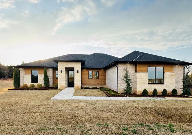 Photo 1 of Single family home for sale at 14133 Magnolia Ln, Jones, OK 73049 | MLS# 1185702 | Listing updated on 2026-03-15