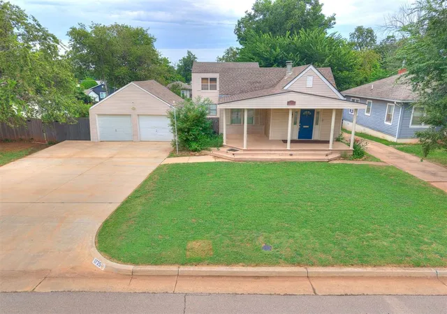 2nd image of 1725 Nw 29th St, Oklahoma City, OK 73106 | MLS# 1185806