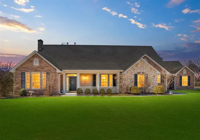 Photo 3 of Sale Pending at 105 S Olde Brg Rd, Moore, OK 73160 | MLS# 1185864 | Listing updated on 2026-08-24