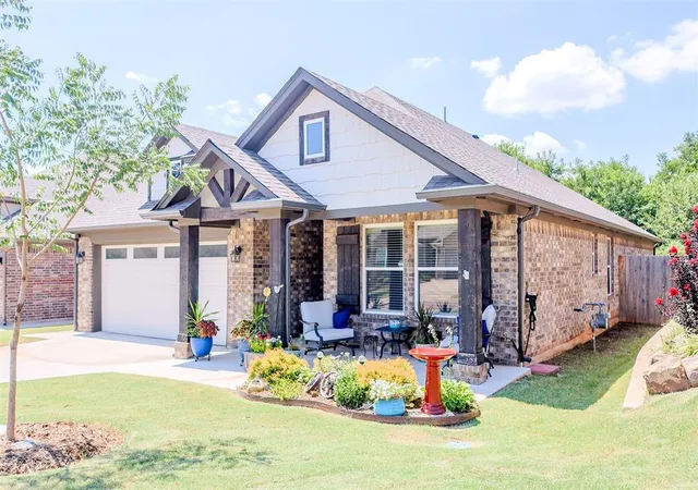 2nd image of 101 Carat Dr, Yukon, OK 73099 | MLS# 1185902