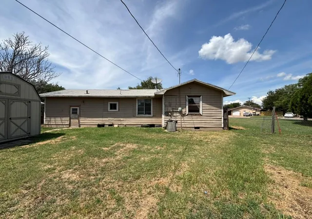Homes for sale in Altus, OK | 1112 Eula St, Altus, OK 73521 | MLS# 1185903