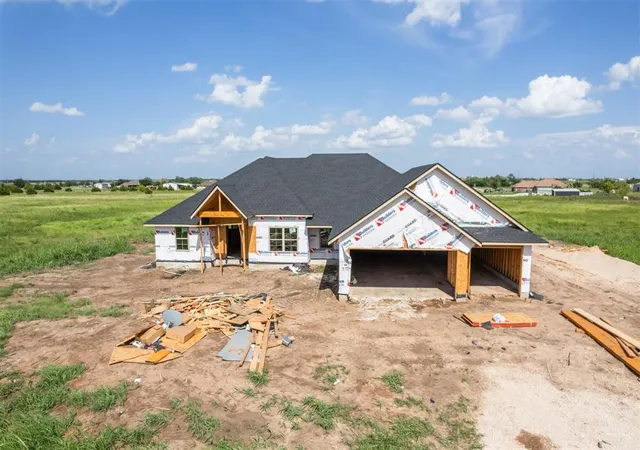 Photo 3 of Sale Pending at 30115 Cashion Acres Rd, Cashion, OK 73016 | MLS# 1185909 | Listing updated on 2026-10-10