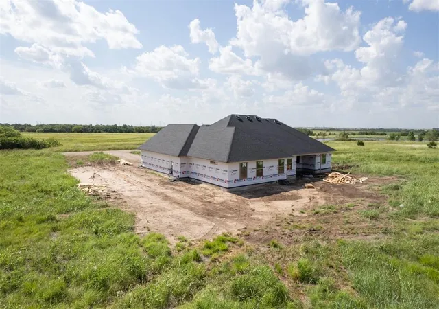 Photo 3 of Sale Pending at 30115 Cashion Acres Rd, Cashion, OK 73016 | MLS# 1185909 | Listing updated on 2026-10-10