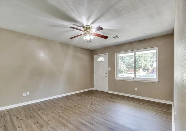 3rd image of 1332 E Brooks St, Norman, OK 73071 | MLS# 1186142
