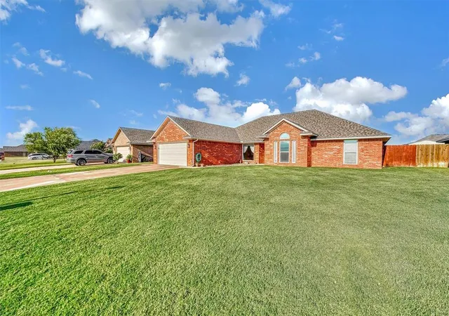 Photo 2 of Single family home for sale at 3105 Deer Run, Altus, OK 73521 | MLS# 1186167 | Listing updated on 2025-09-17