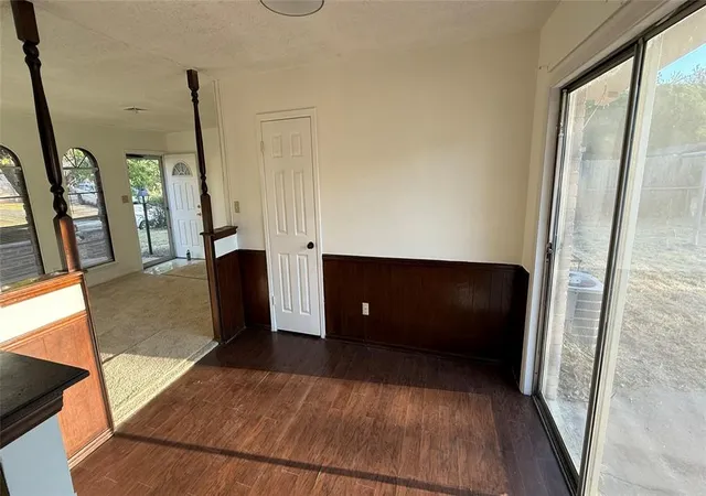 Photo 2 of Single family home for sale at 1622 Southern Hts Ave Dr, Norman, OK 73072 | MLS# 1186266 | Listing updated on 2026-09-23