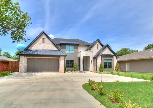 Photo 4 of Single family home for sale at 1831 Drakestone Ave, Nichols Hills, OK 73120 | MLS# 1186738 | Listing updated on 2025-09-24