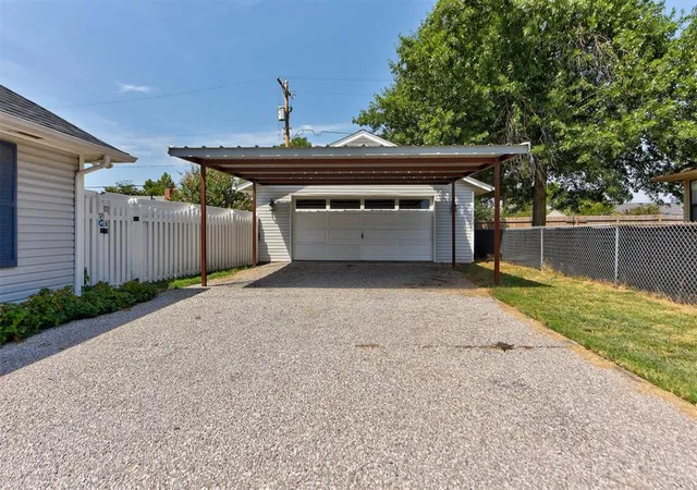 3rd image of 1822 N Philadelphia Ave, Shawnee, OK 74804 | MLS# 1186774