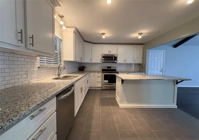 Photo 2 of Single family home for sale at 2327 Ashwood Ln, Norman, OK 73071 | MLS# 1186802 | Listing updated on 2025-09-15