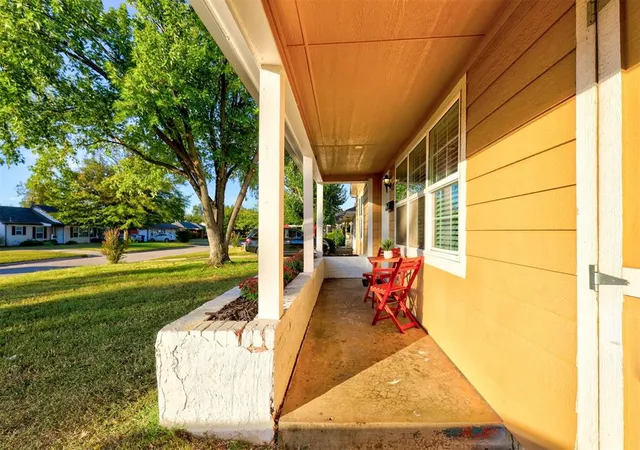 3rd image of 2913 Somerset Pl, Oklahoma City, OK 73116 | MLS# 1186804