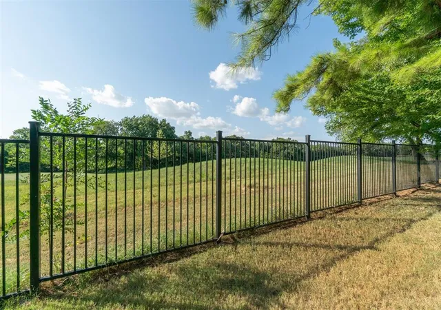 2nd image of 803 Cardinal Creek Blvd, Norman, OK 73072