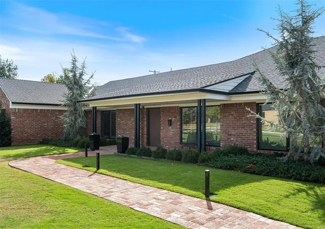 Photo 2 of Single family home for sale at 1708 Randel Rd, Nichols Hills, OK 73116 | MLS# 1187026 | Listing updated on 2025-08-23