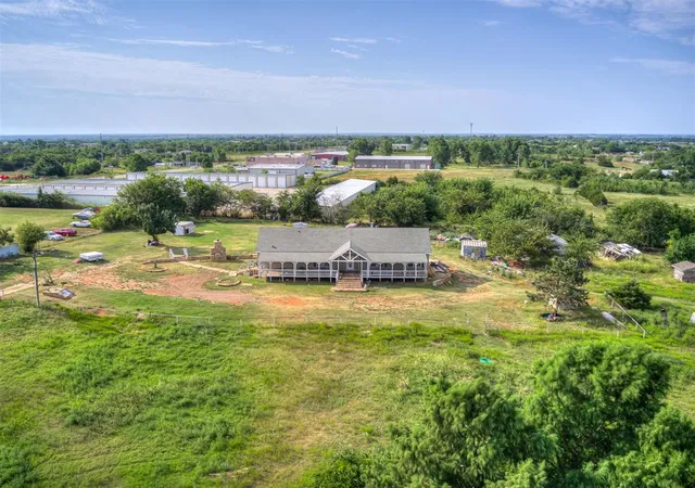 2nd image of 4124 E Horseshoe Ln, Moore, OK 73160 | MLS# 1187167