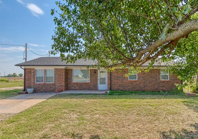 2nd image of 1921 State Hwy 92 Hwy, Chickasha, OK 73018 | MLS# 1187274