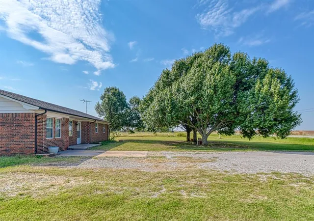 4th image of 1921 State Hwy 92 Hwy, Chickasha, OK 73018 | MLS# 1187274