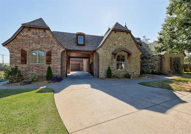 2nd image of 900 W Nandina Way, Mustang, OK 73064 | MLS# 1187356