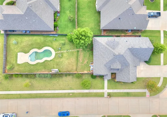 Photo 18 of Single family home for sale at 624 Frisco Ridge Rd, Yukon, OK 73099 | MLS# 1187618 | Listing updated on 2025-11-19