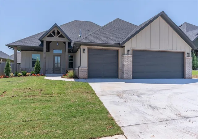 Photo 1 of Single family home for sale at 9216 Sw 42nd St, Oklahoma City, OK 73179 | MLS# 1187756 | Listing updated on 2025-11-24