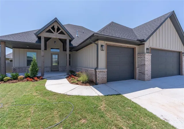 Photo 2 of Single family home for sale at 9216 Sw 42nd St, Oklahoma City, OK 73179 | MLS# 1187756 | Listing updated on 2025-11-24