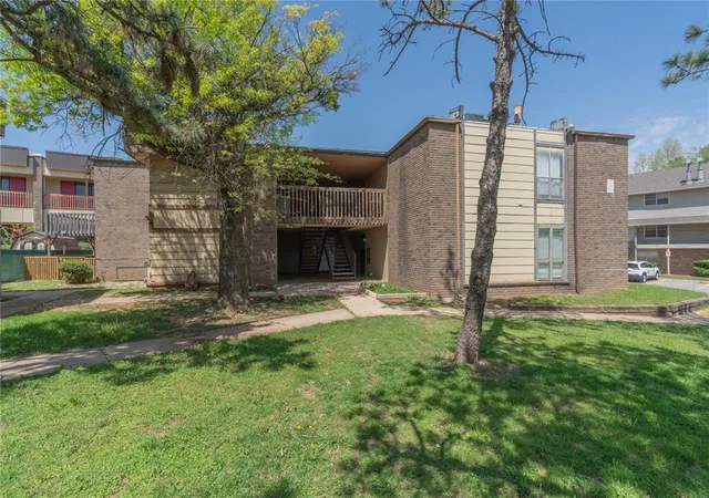 Photo 1 of Condo for sale at 6554 N Meridian Ave #210, Oklahoma City, OK 73116 | MLS# 1188911 | Listing updated on 2025-08-29