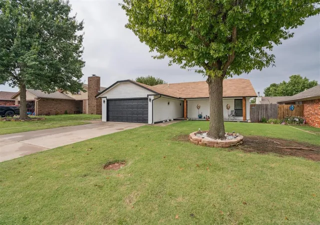 48th image of 1051 Royal Ln, Yukon, OK 73099 | MLS# 1189037