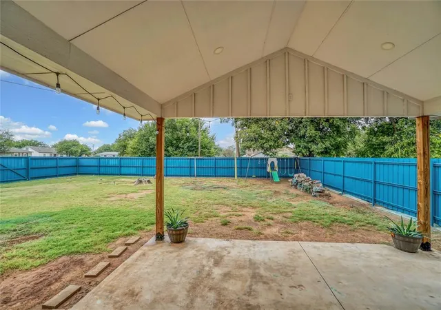 Homes for sale in Altus, OK | 121 Pine Ave, Altus, OK 73521 | MLS# 1189094