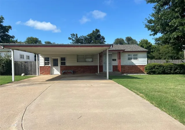 Single family home for sale at 2221 Sw 42Nd St, Oklahoma City, OK 73119 | MLS# 1189125