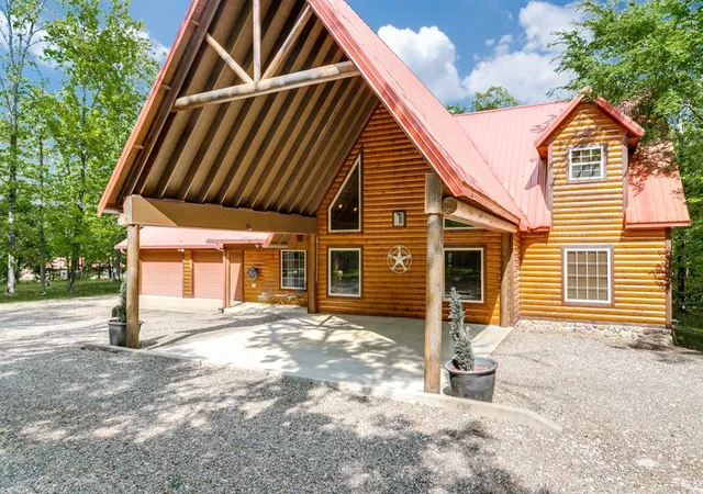 Photo 3 of Single family home for sale at 11 Drift Cast Rd, Broken Bow, OK 74728 | MLS# 1189255 | Listing updated on 2025-09-03