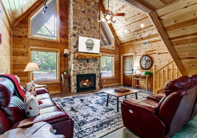 Photo 5 of Single family home for sale at 11 Drift Cast Rd, Broken Bow, OK 74728 | MLS# 1189255 | Listing updated on 2025-09-03