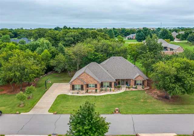 Photo 2 of Single family home for sale at 210 N Riverside Dr, Moore, OK 73160 | MLS# 1189299 | Listing updated on 2025-09-12
