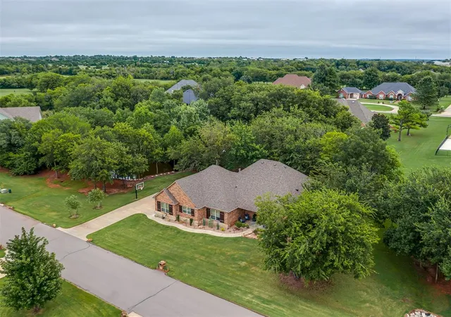 Photo 1 of Single family home for sale at 210 N Riverside Dr, Moore, OK 73160 | MLS# 1189299 | Listing updated on 2025-09-12