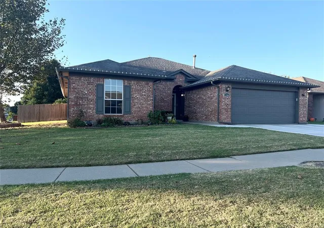 2nd image of 2200 Sw 138th St, Oklahoma City, OK 73170 | MLS# 1189327